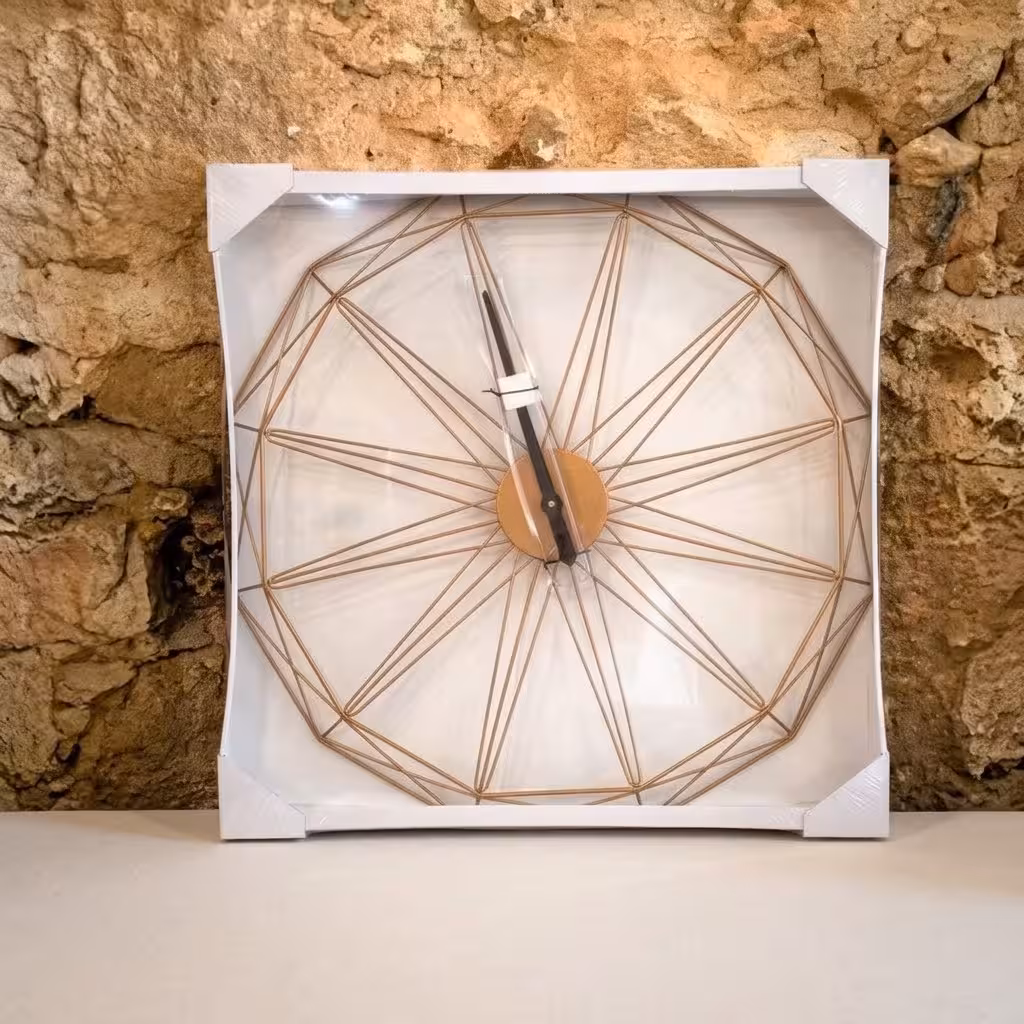 Reloj pared moderno dorado